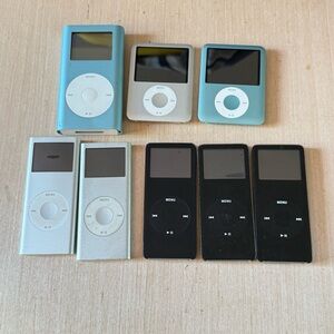 Lot Of 8 Apple iPod Nano/Mini BROKEN“For Parts/Repair”Need New Batteries Read!!